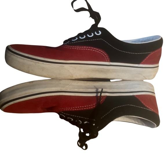 Vans Old Skool Red & Black Low Suede Canvas Classic Skate Shoes - Picture 2 of 5